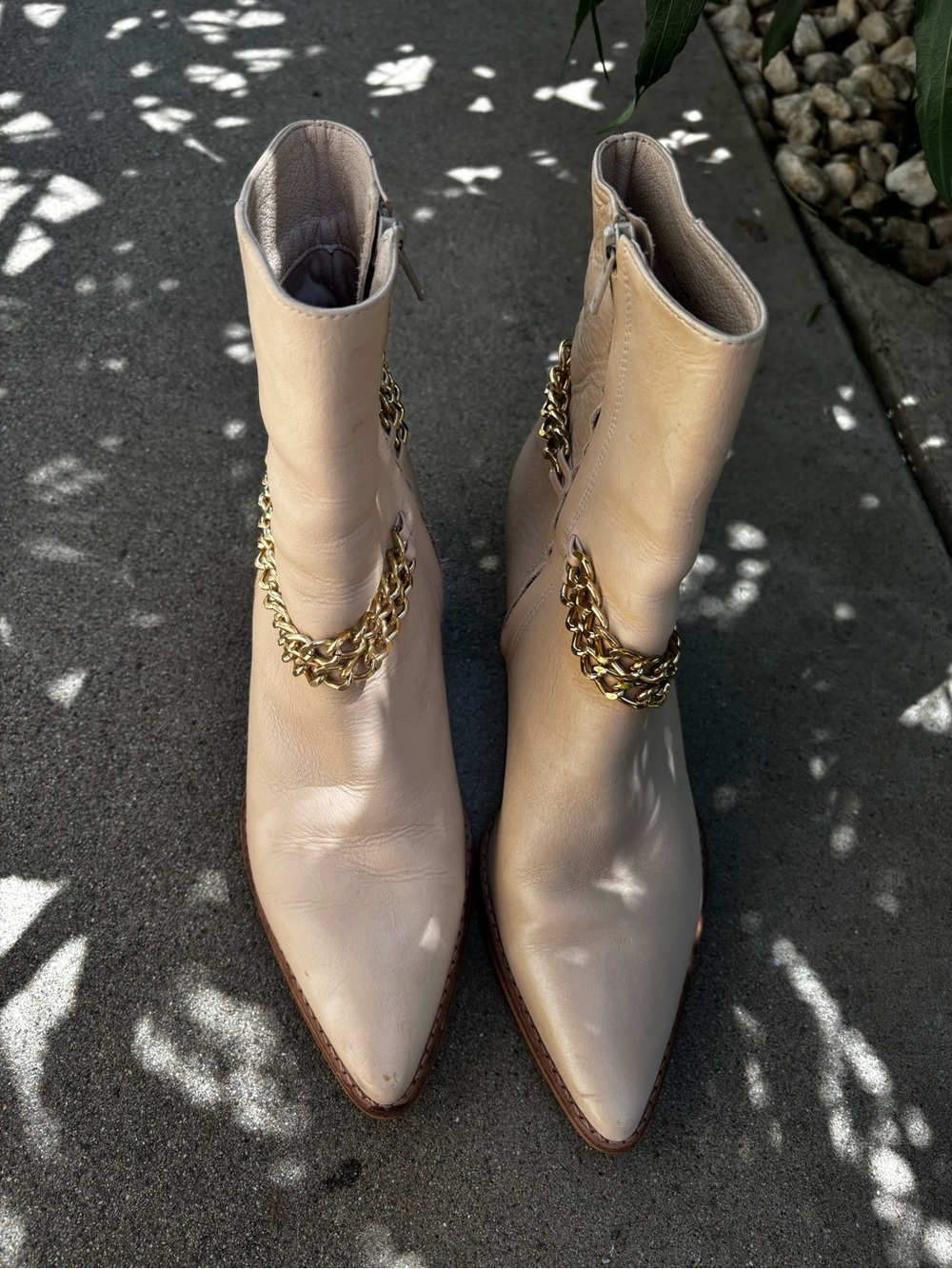 Matisse Caty Boot Women's Beige Leather Ankle Boots with Gold Chain - Picture 2 of 6